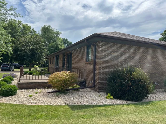 $250,000 | 70 North Main Street, La Moille, IL 61330