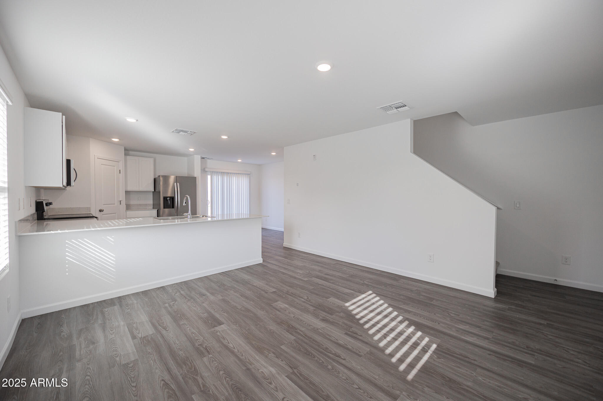 334 Paseo Xing Lane Coolidge, AZ 85128 - Photo 4 of 33 B33A7675