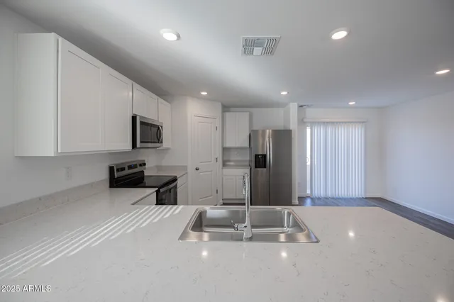 $1,795 | 334 Paseo Xing Lane, Coolidge, AZ 85128