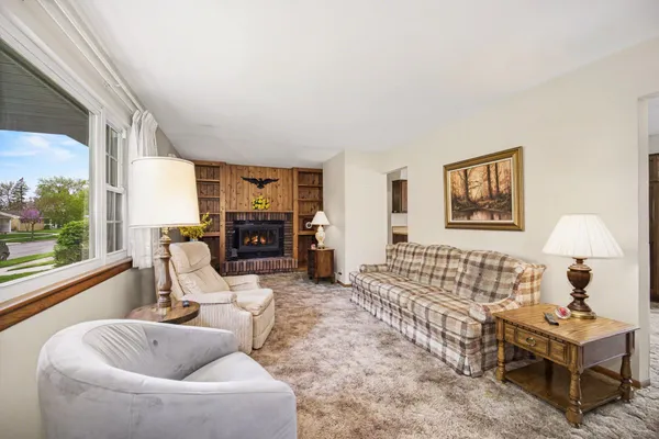 $349,900 | 197 Wallace Drive, Saline, MI 48176