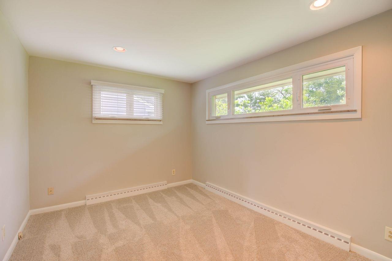 327 Fleming Road Wyoming, OH 45215 - Photo 14 of 31
