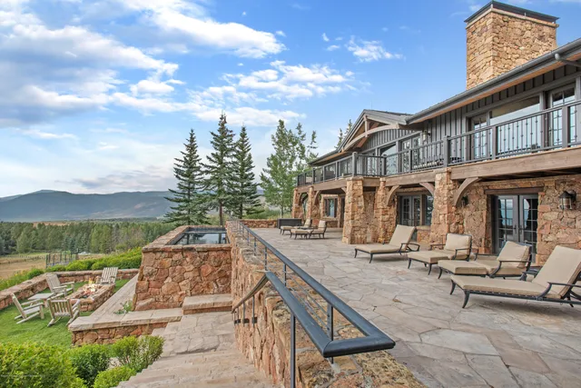 a view of a lake from a yard