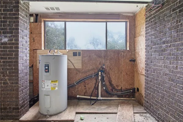 a view of a storage & utility room