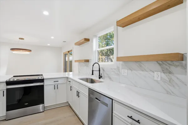 $2,995 | 2150 Spoleto Lane East, North Charleston, SC 29406