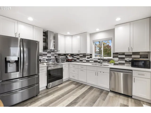 $474,000 | 427 North 2nd Street, St. Helens, OR 97051