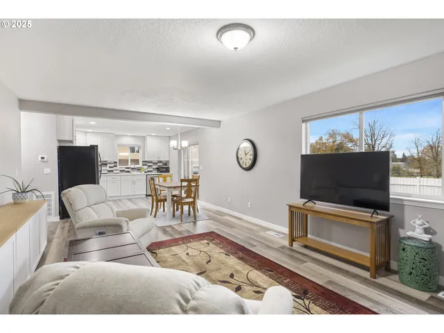 $474,000 | 427 North 2nd Street, St. Helens, OR 97051