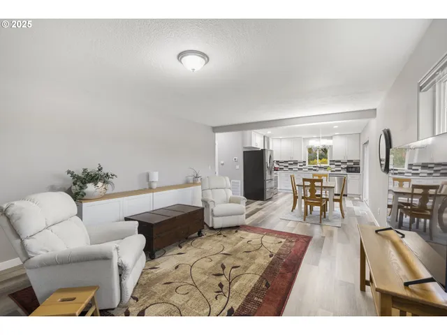 $474,000 | 427 North 2nd Street, St. Helens, OR 97051