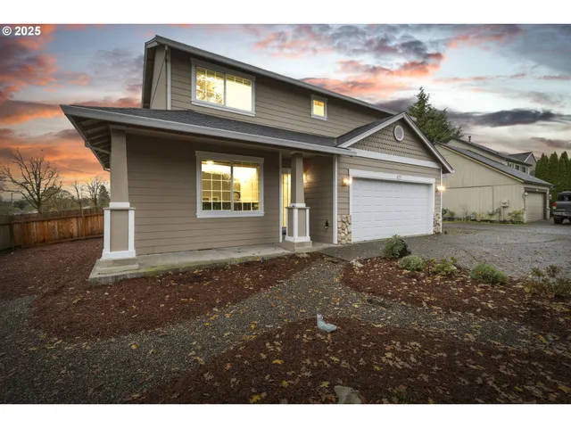 $474,000 | 427 North 2nd Street, St. Helens, OR 97051