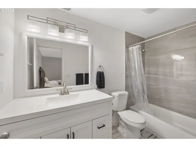 $474,000 | 427 North 2nd Street, St. Helens, OR 97051