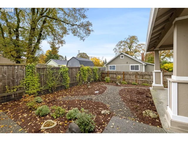 $474,000 | 427 North 2nd Street, St. Helens, OR 97051