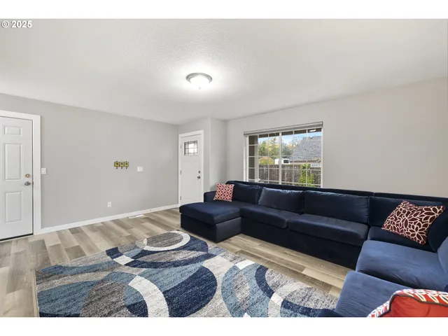 $474,000 | 427 North 2nd Street, St. Helens, OR 97051