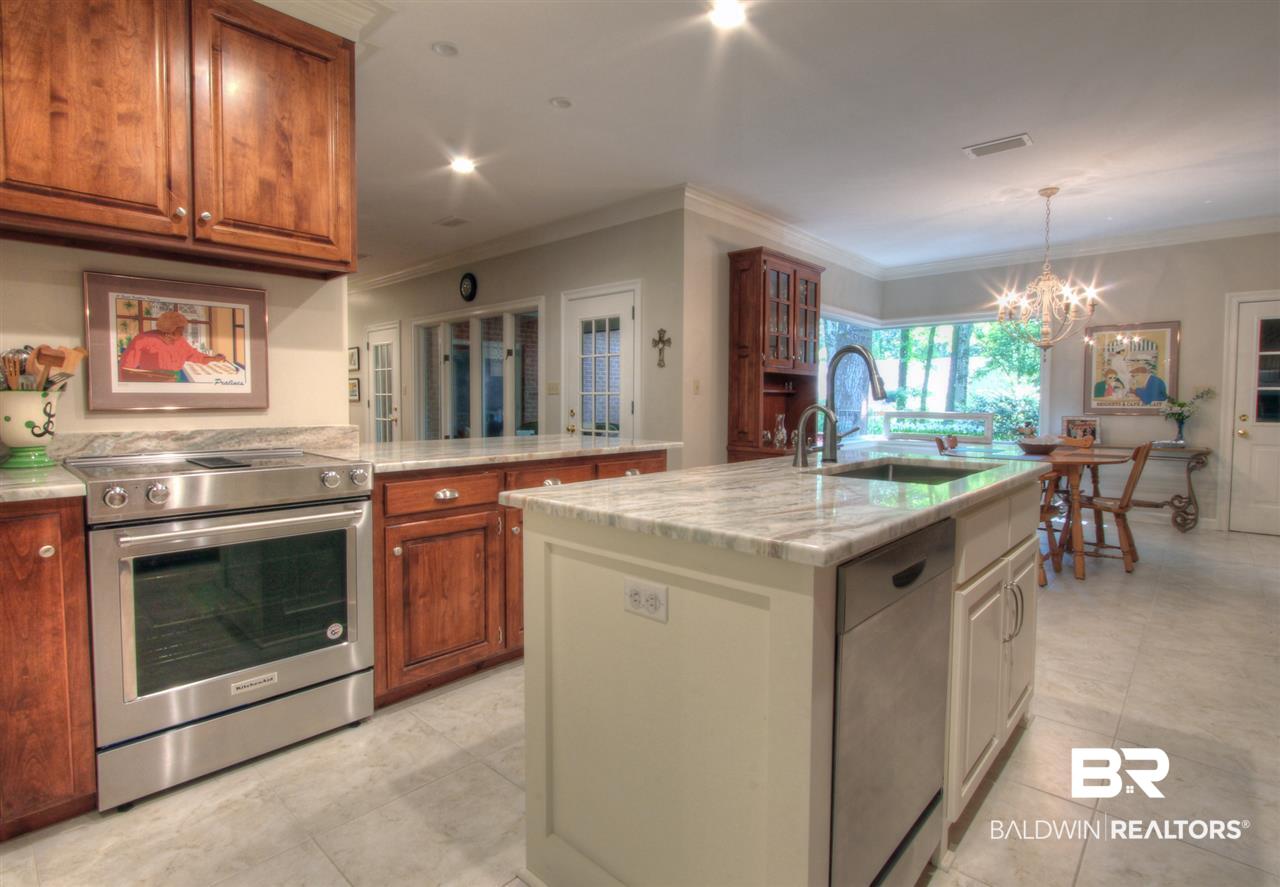 301 Potters Mills Road Daphne, AL 36526 - Photo 7 of 32 Kitchen