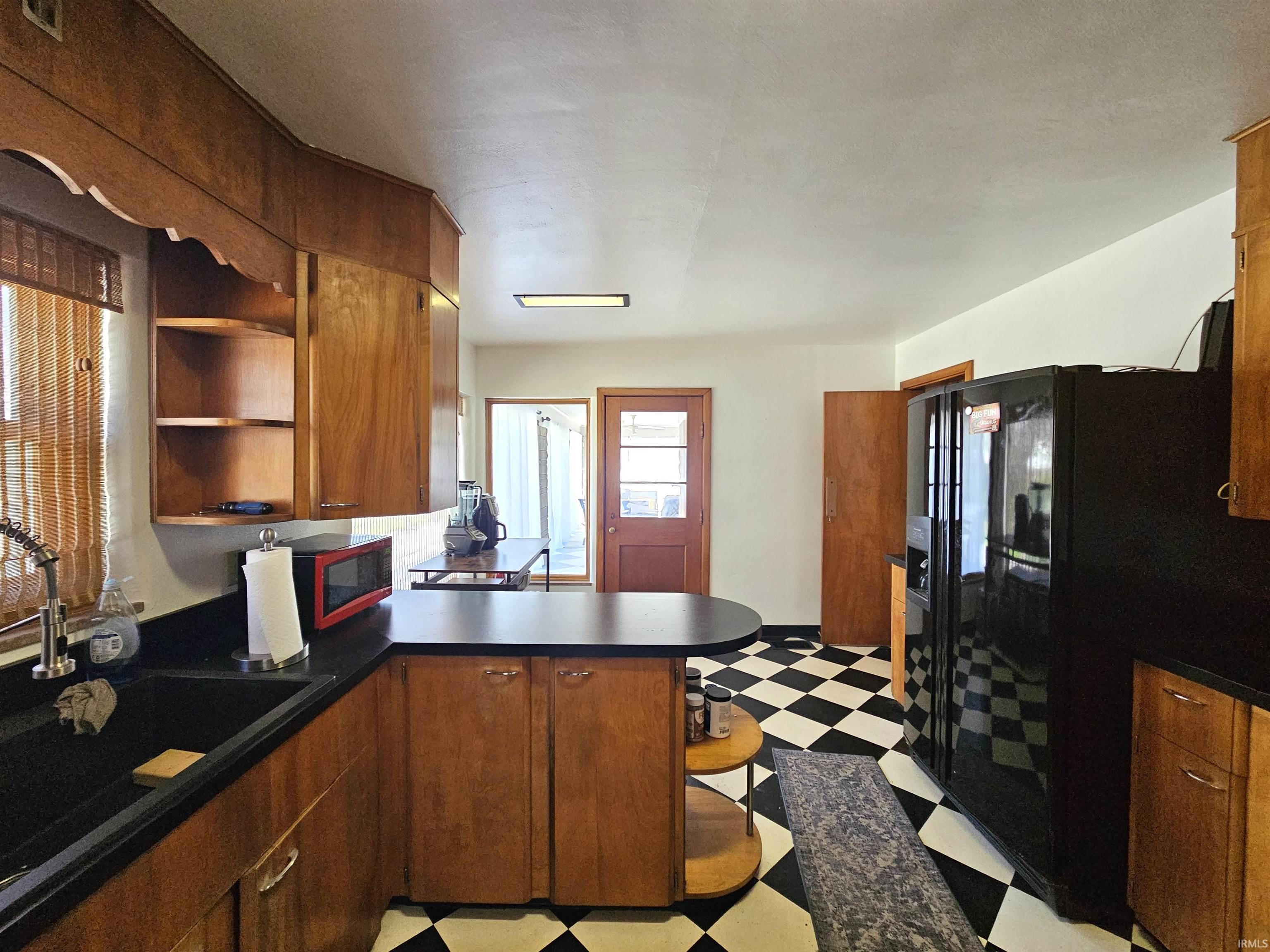 906 North Hawthorne Road Marion, IN 46952 - Photo 3 of 15