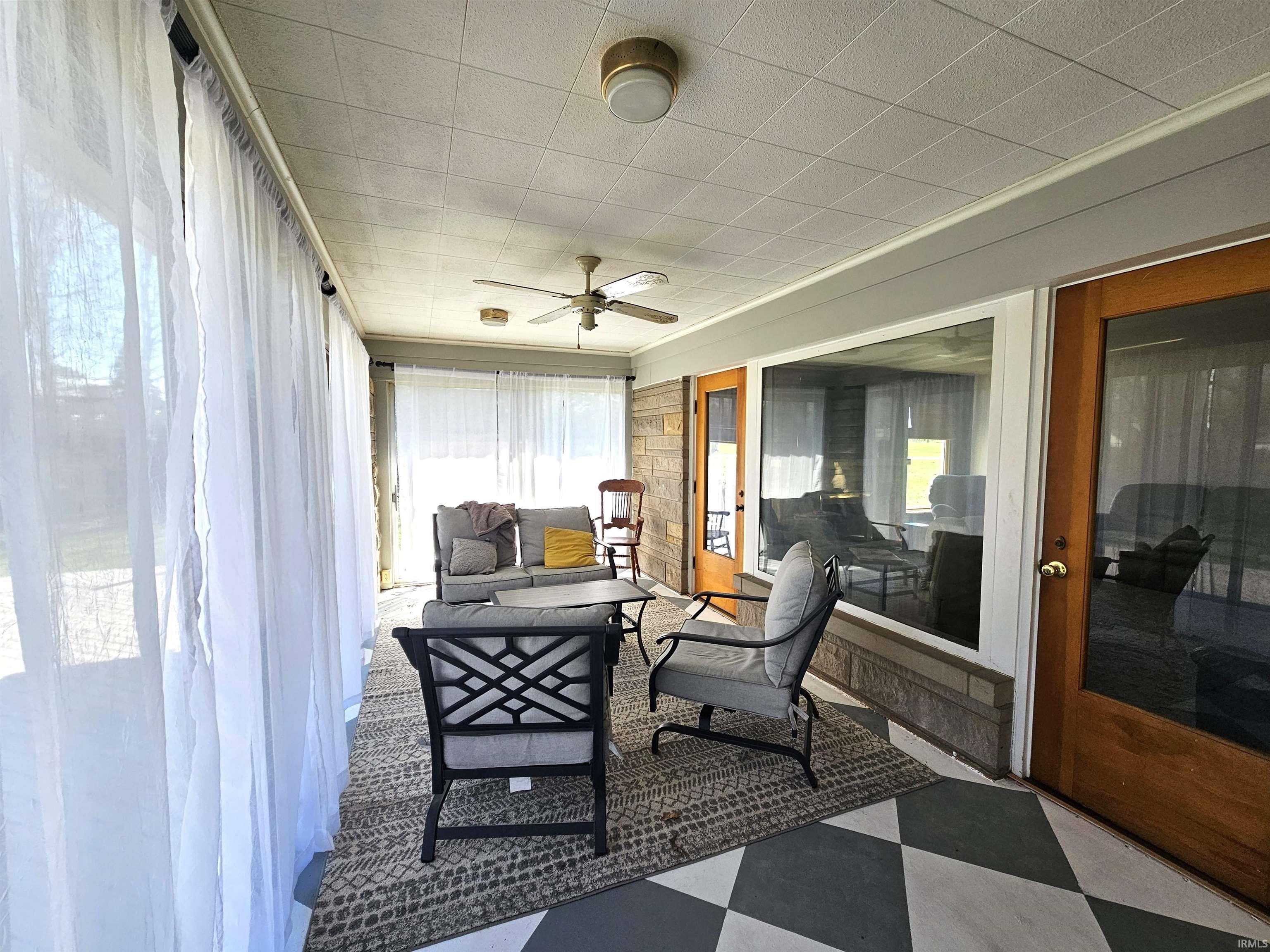 906 North Hawthorne Road Marion, IN 46952 - Photo 5 of 15