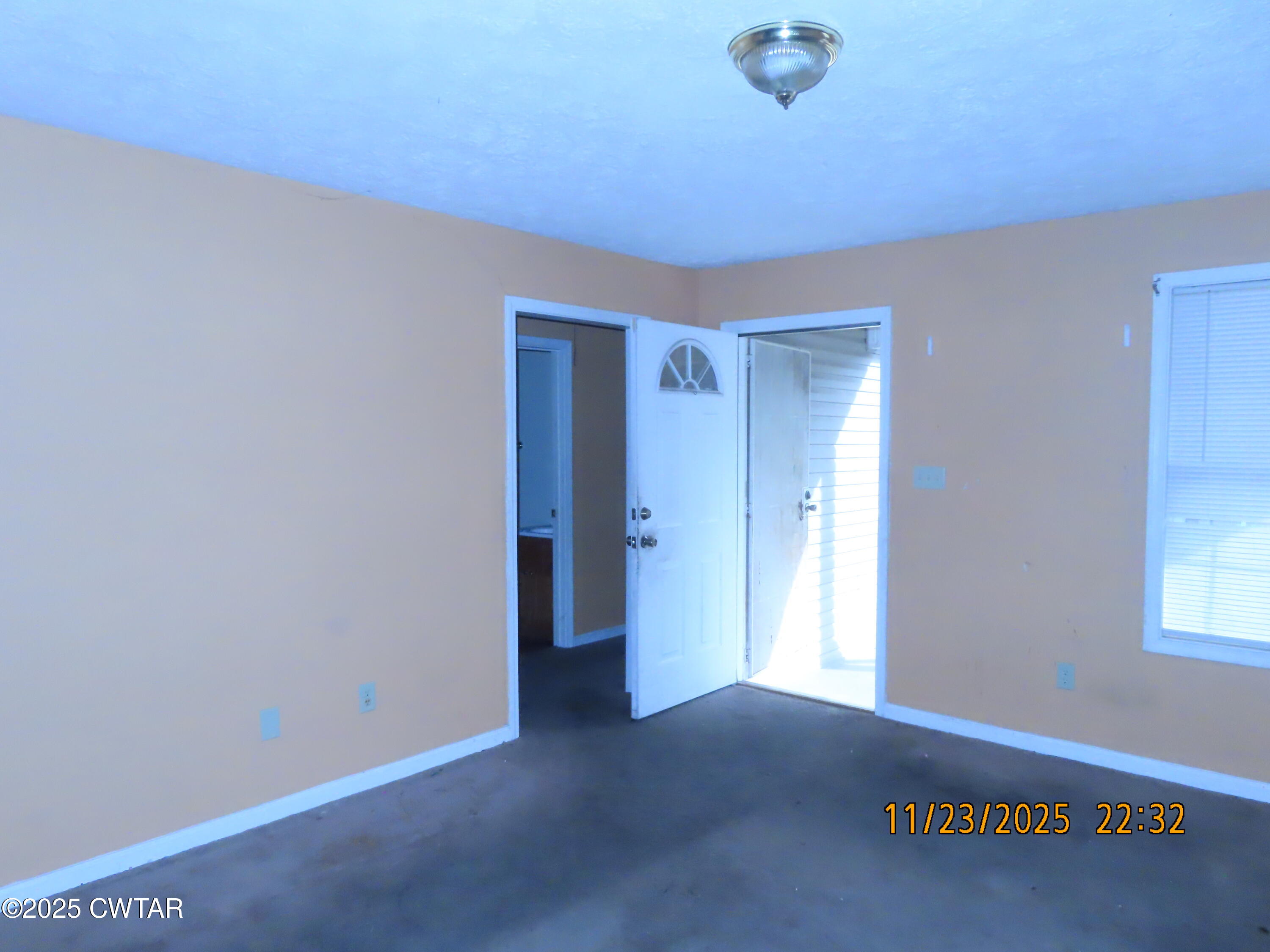111 Rhea Street Jackson, TN 38301 - Photo 2 of 24 a view of an empty room