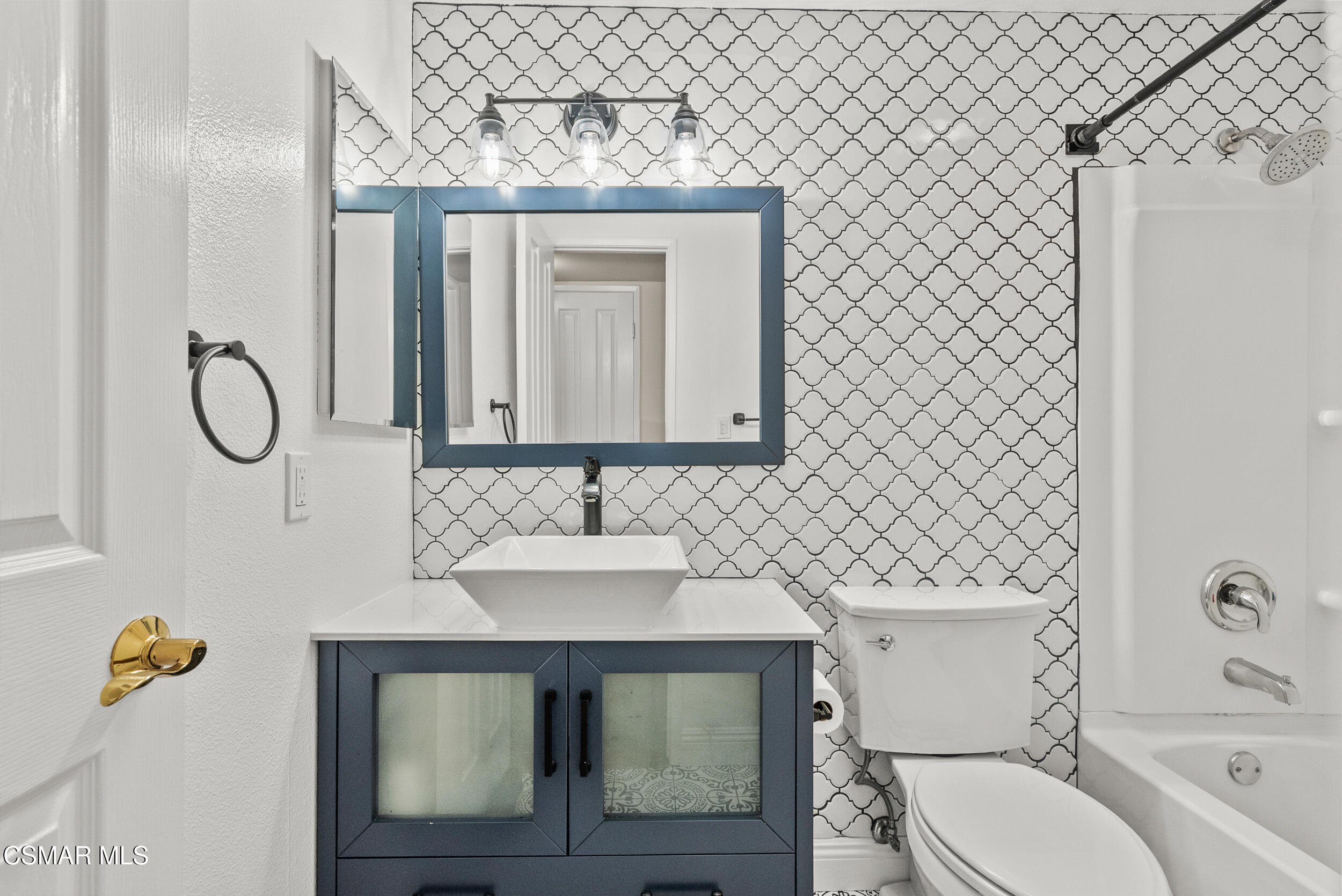 2930 Isle Way, Unit B Oxnard, CA 93035 - Photo 20 of 35 a bathroom with a toilet sink and mirror