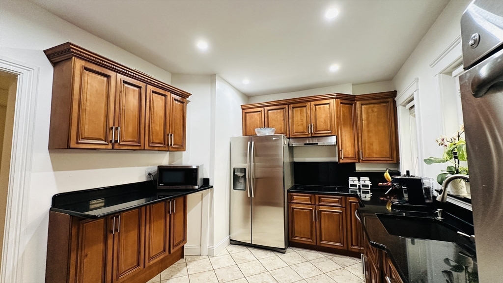 96 Naples Road, Unit 2 Brookline, MA 02446 - Photo 8 of 15