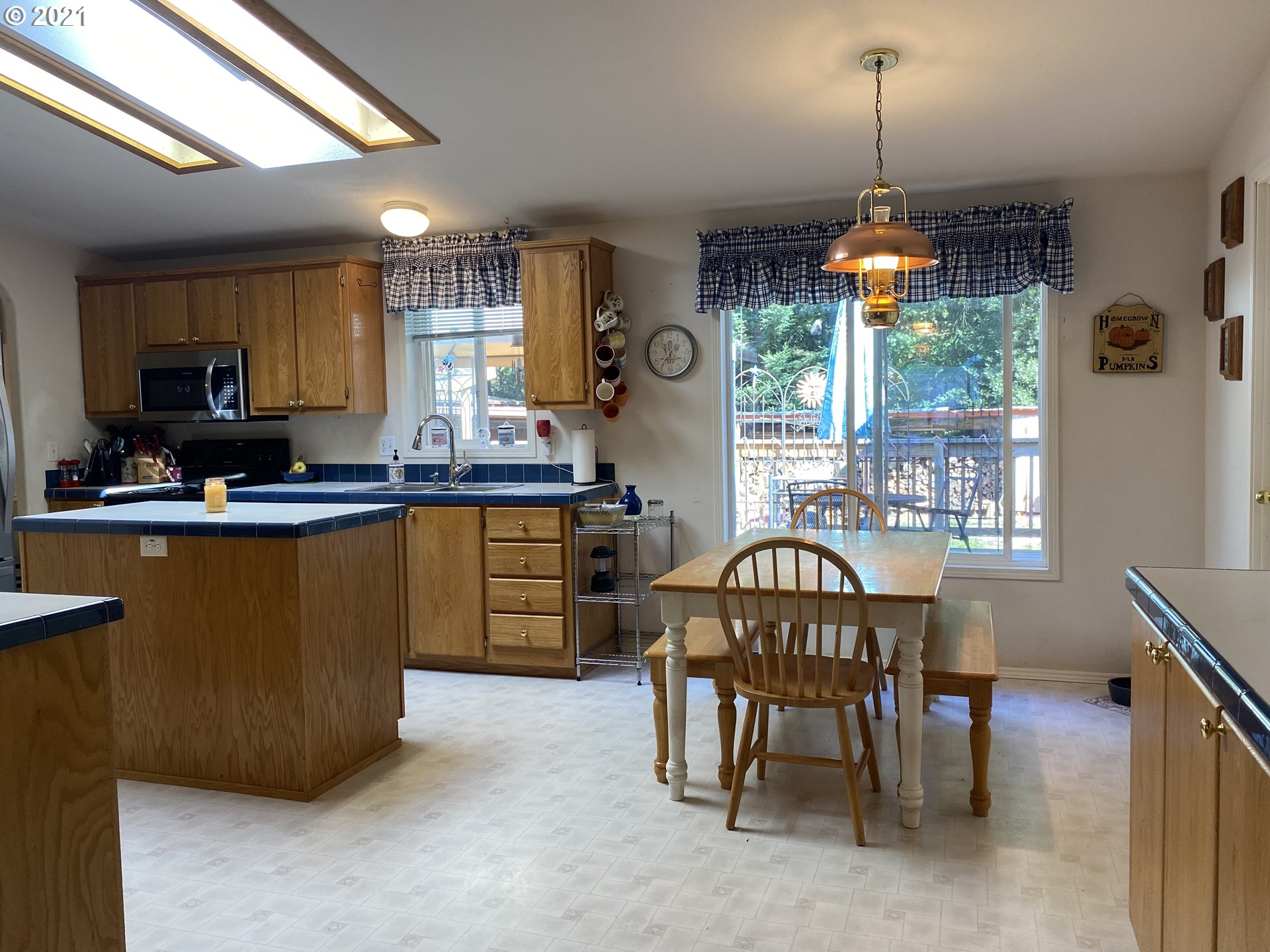 27015 Northeast Robinson Road Camas, WA 98607 - Photo 7 of 22