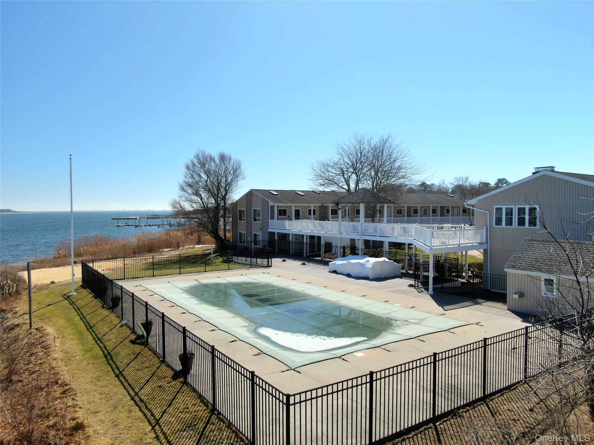 61 West Tiana Road, Unit 10 Hampton Bays, NY 11946 - Photo 27 of 28