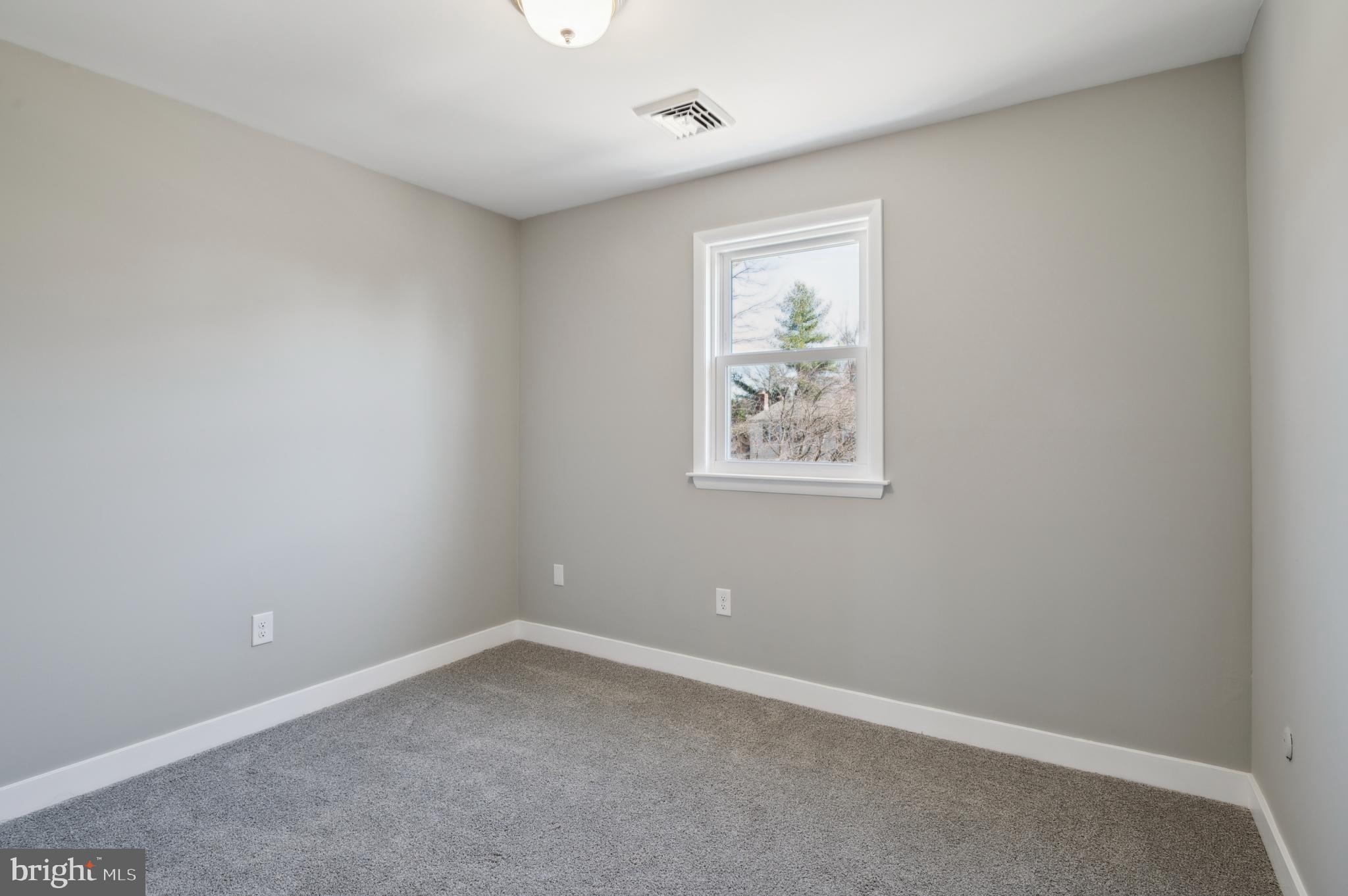 502 Schick Road Aston, PA 19014 - Photo 8 of 28