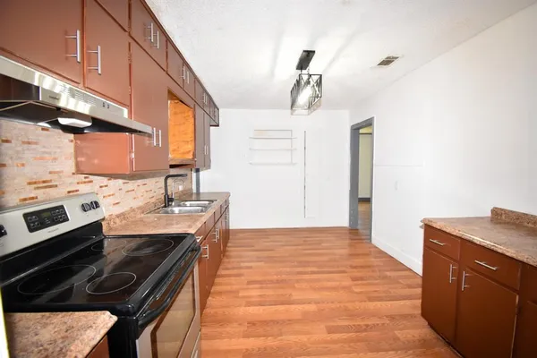 $120,000 | 1511 South High Street, Brady, TX 76825