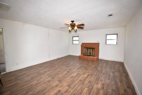 $120,000 | 1511 South High Street, Brady, TX 76825