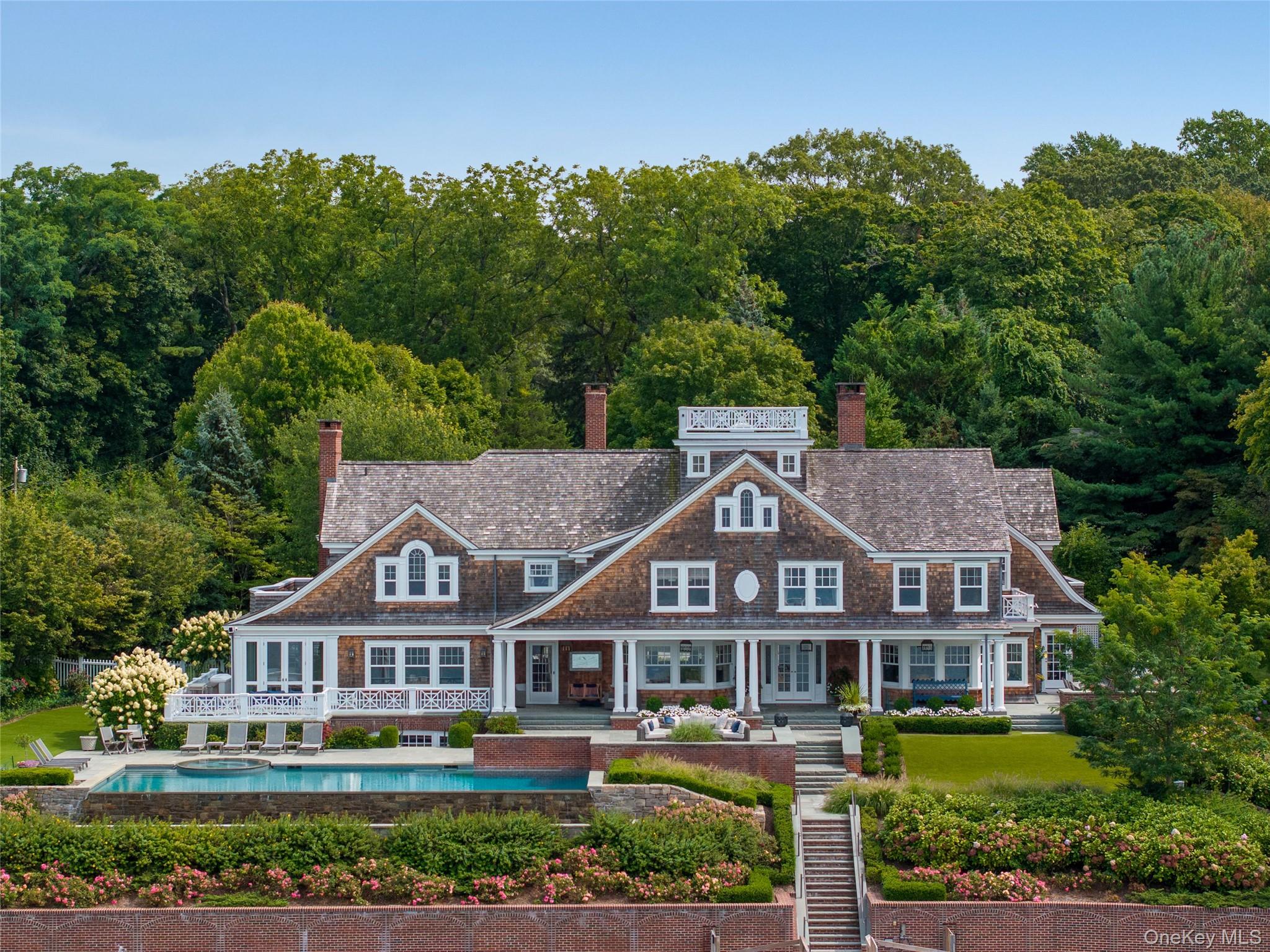 75 Cove Neck Road Cove Neck, NY 11771 - Photo 3 of 40 an aerial view of a house