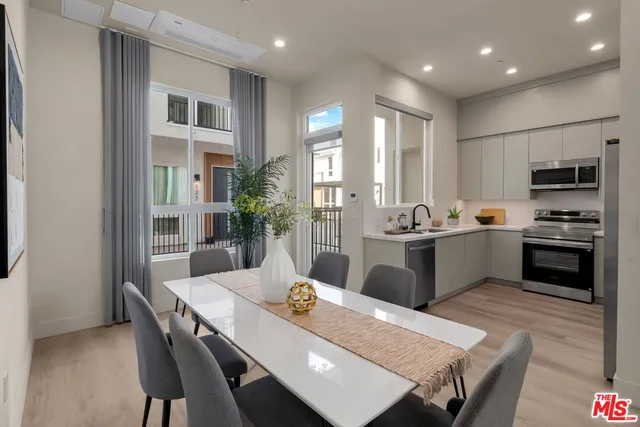 $1,299,900 | 125 West Plymouth Street, Inglewood, CA 90302