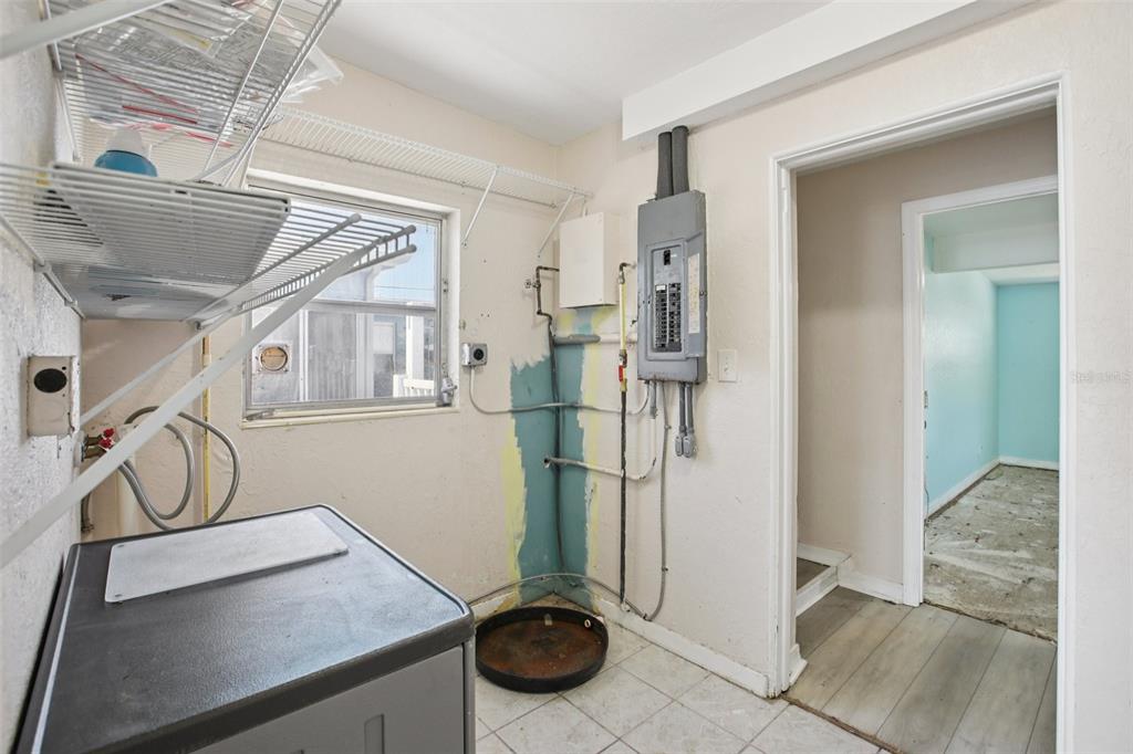 16016 4th Street East Redington Beach, FL 33708 - Photo 20 of 29 a view of a livingroom with furniture and windows
