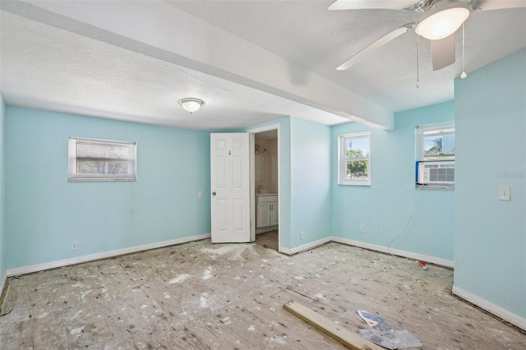 16016 4th Street East Redington Beach, FL 33708 - Photo 22 of 29 a view of an empty room