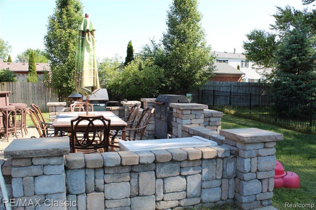 1278 North Lilley Road Canton, MI 48187 - Photo 23 of 25 Patio