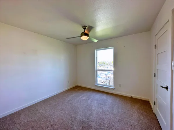 $1,500 | 8603 Putnam Drive, Unit 201, Austin, TX 78757