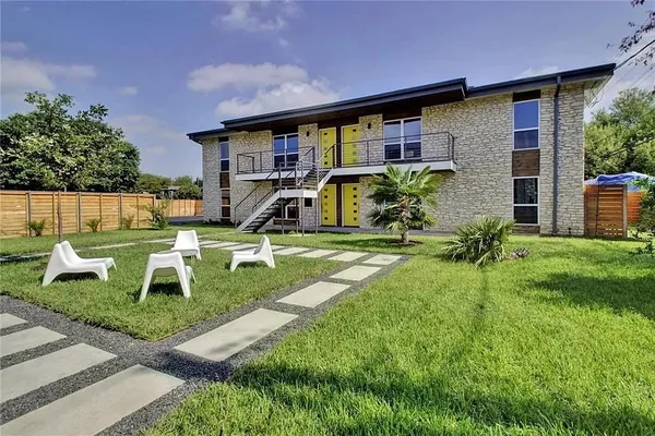 $1,500 | 8603 Putnam Drive, Unit 201, Austin, TX 78757