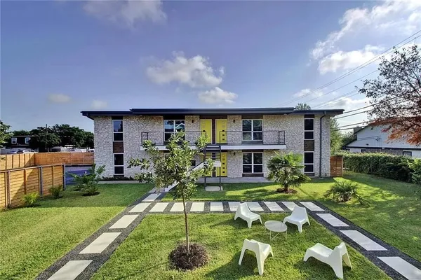 $1,500 | 8603 Putnam Drive, Unit 201, Austin, TX 78757