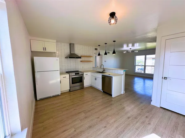 $1,500 | 8603 Putnam Drive, Unit 201, Austin, TX 78757