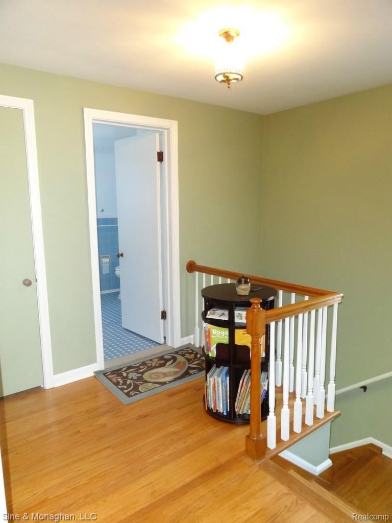 449 Roland Road Grosse Pointe, MI 48236 - Photo 12 of 28 DSC05626.jpg