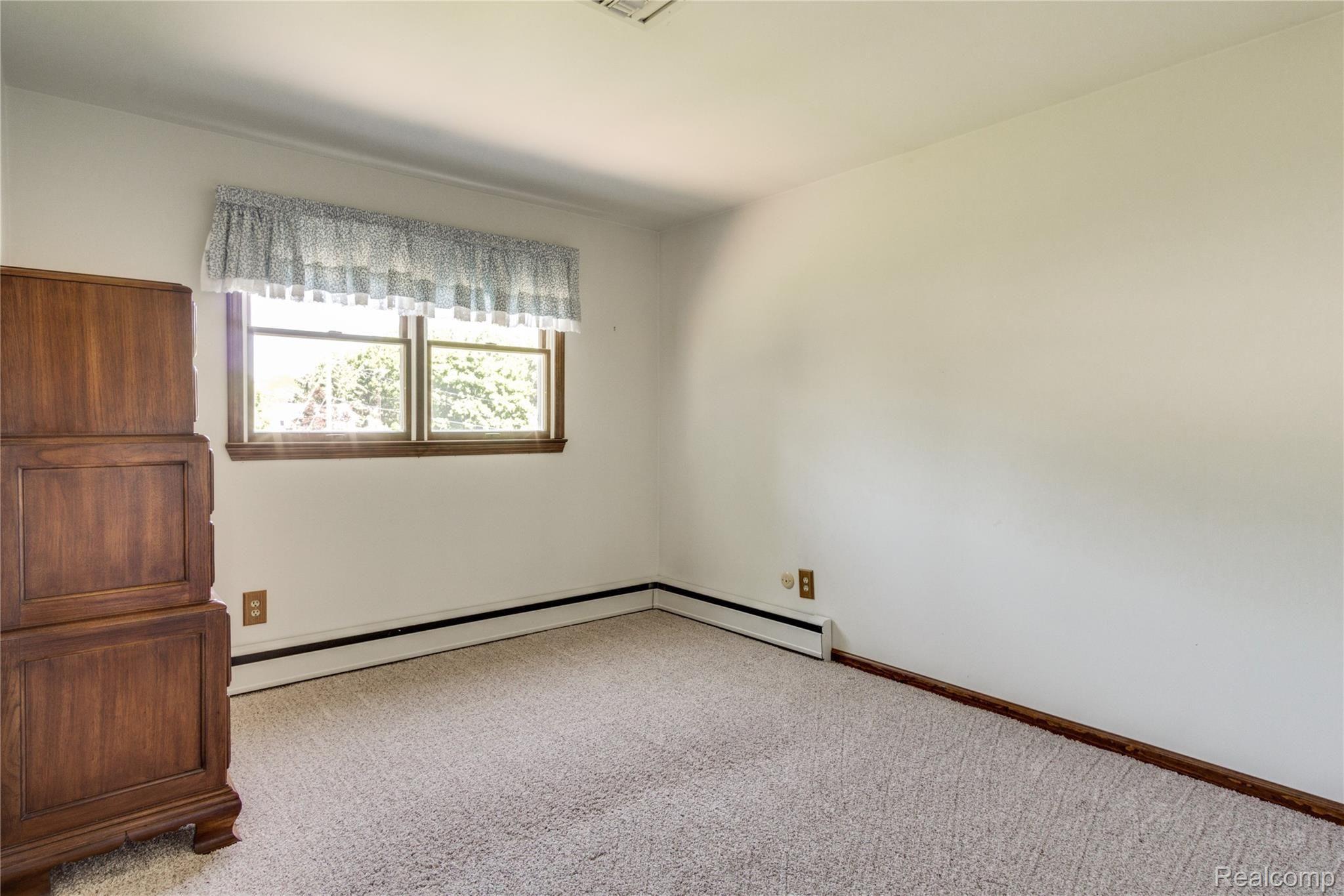 738 Huntington Road Grand Blanc, MI 48439 - Photo 18 of 38 Interiors (23 of 47).jpg