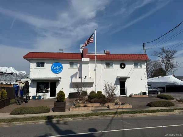 $2,800 | 505 South Main Street, Freeport, NY 11520