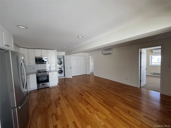 $2,800 | 505 South Main Street, Freeport, NY 11520