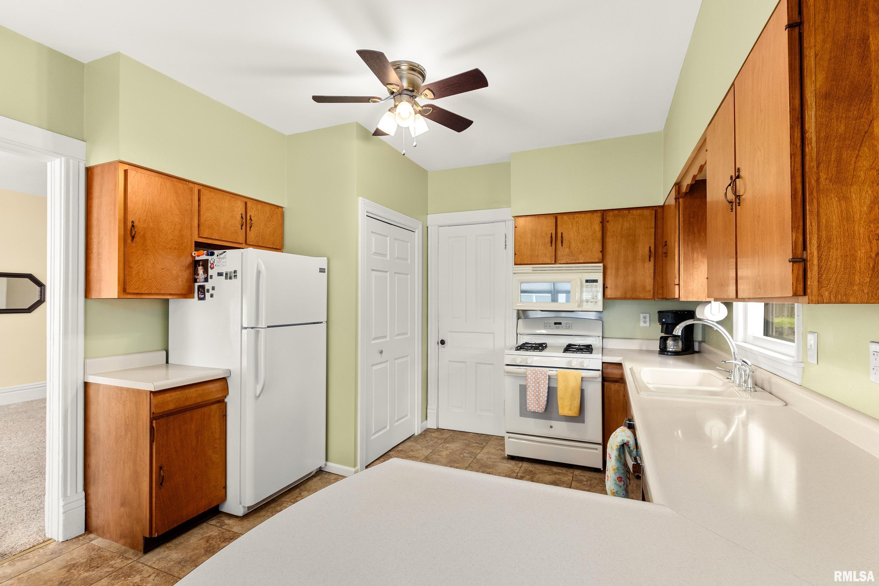 403 West Adams Street Washington, IL 61571 - Photo 16 of 43
