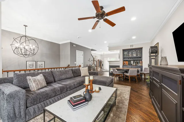 $485,000 | 822 Shandrew Drive, Naperville, IL 60540