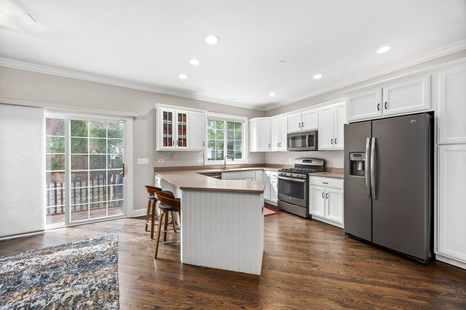 822 Shandrew Drive Naperville, IL 60540 - Photo 13 of 37