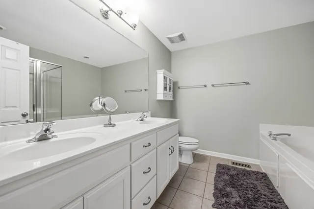 $485,000 | 822 Shandrew Drive, Naperville, IL 60540