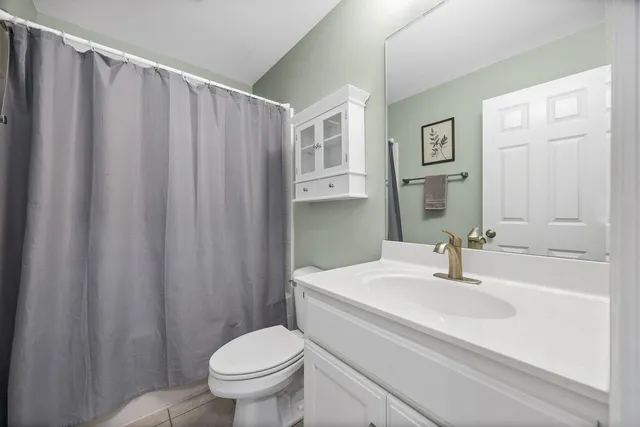 $485,000 | 822 Shandrew Drive, Naperville, IL 60540