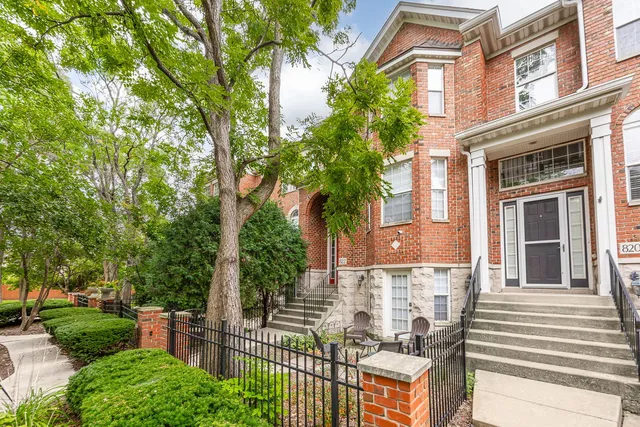 $485,000 | 822 Shandrew Drive, Naperville, IL 60540