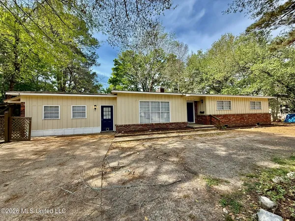 $129,900 | 119 South Canton Club Circle, Jackson, MS 39211