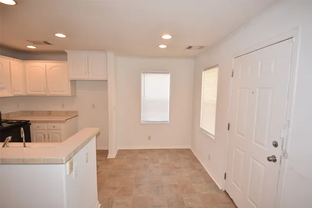 $1,295 | 10010 Sugarvine Lane, Tomball, TX 77375