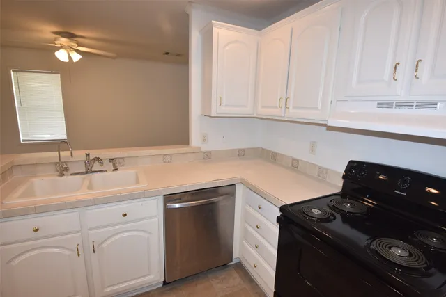 $1,295 | 10010 Sugarvine Lane, Tomball, TX 77375