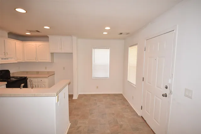 $1,295 | 10010 Sugarvine Lane, Tomball, TX 77375