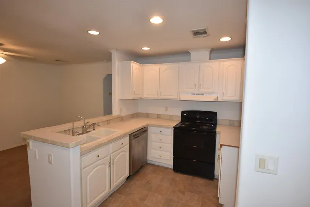 $1,295 | 10010 Sugarvine Lane, Tomball, TX 77375